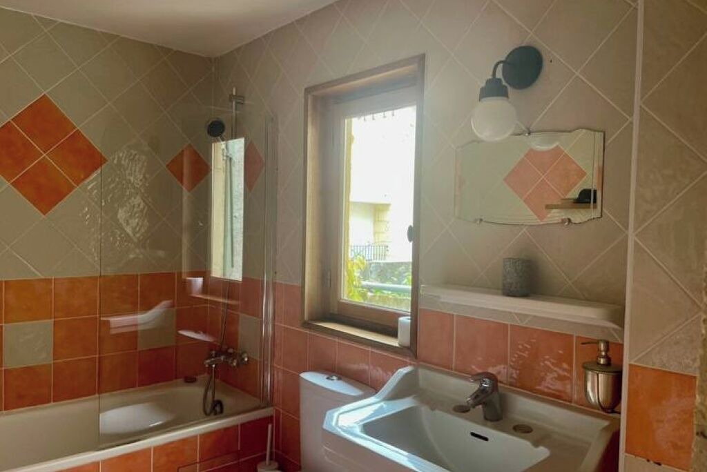 Photo of Bathroom in Arles City Centre