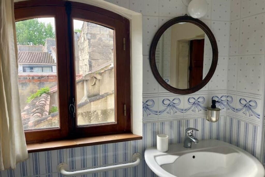 Photo of Bathroom in Arles City Centre