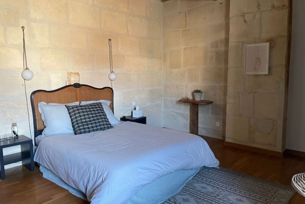 Photo of Bedroom in Arles City Centre