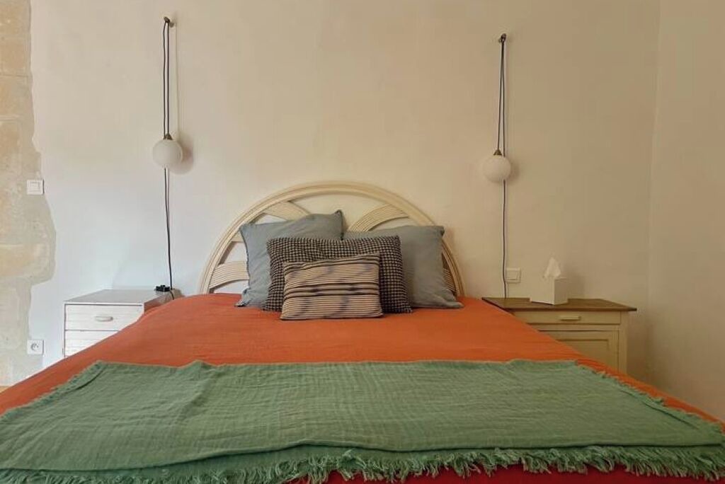 Photo of Bedroom in Arles City Centre