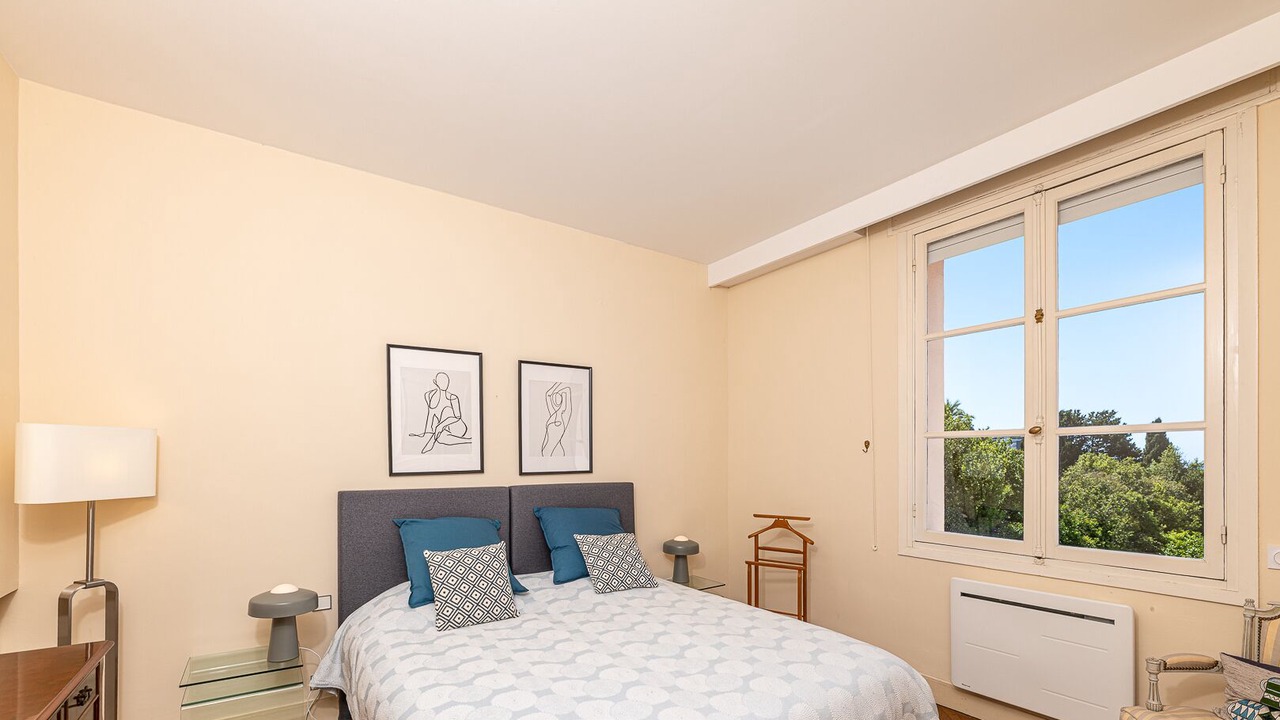Photo of Bedroom in California - Pezou