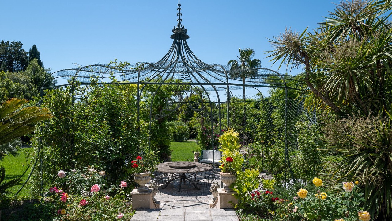 Photo of Outdoor in California - Pezou