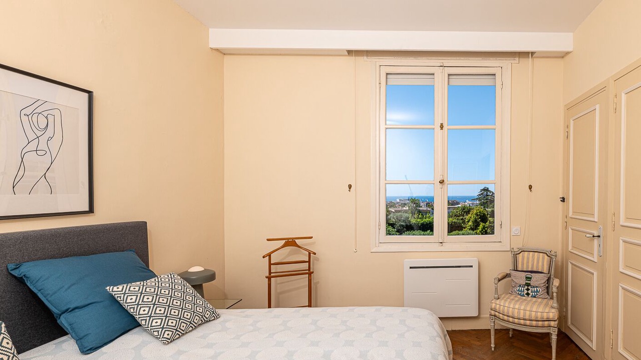 Photo of Bedroom in California - Pezou