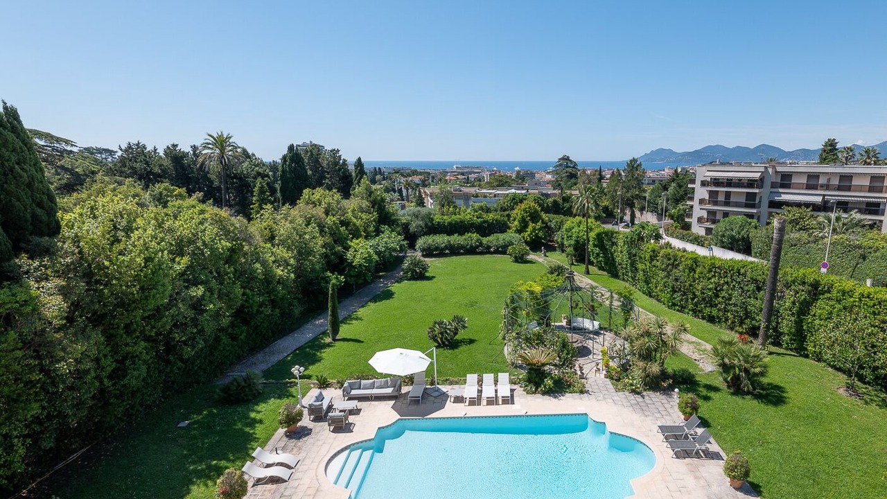 Photo of Outdoor in California - Pezou