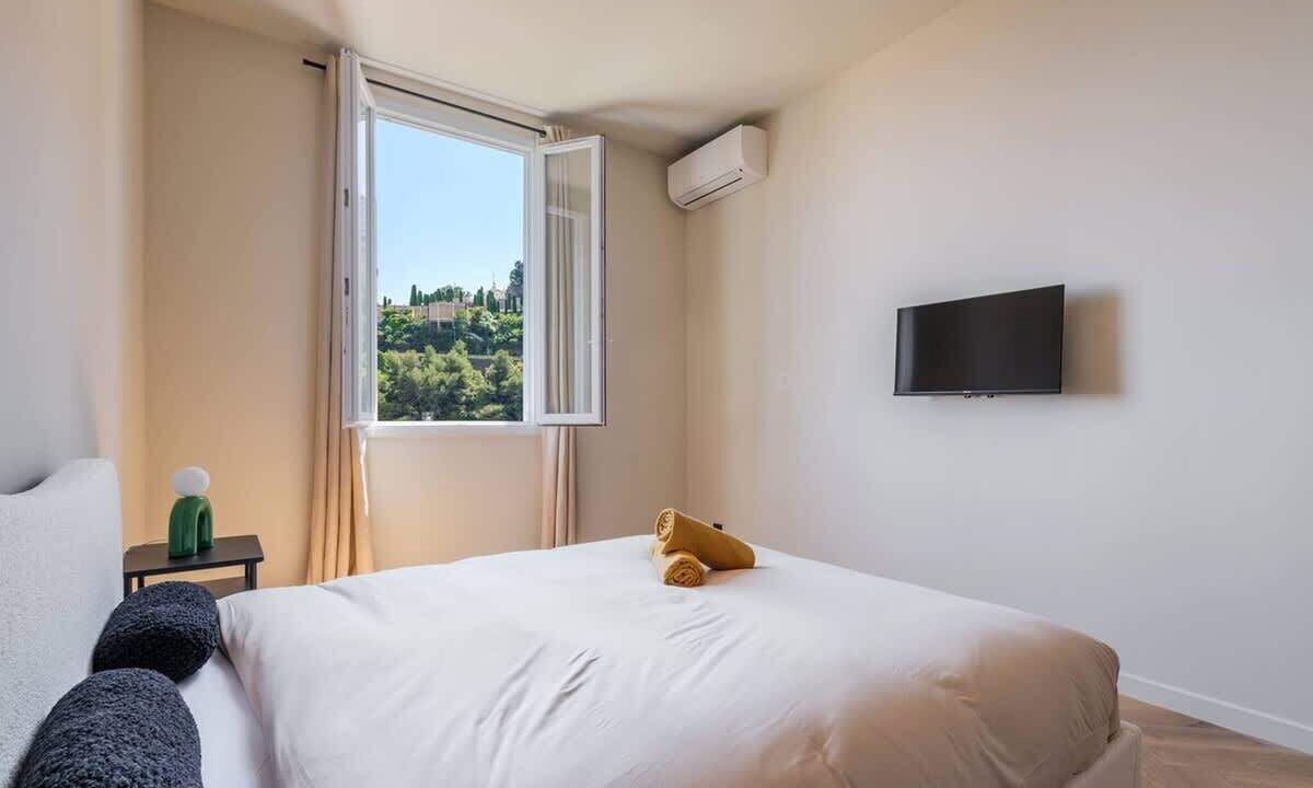 Photo of Bedroom in Beausoleil
