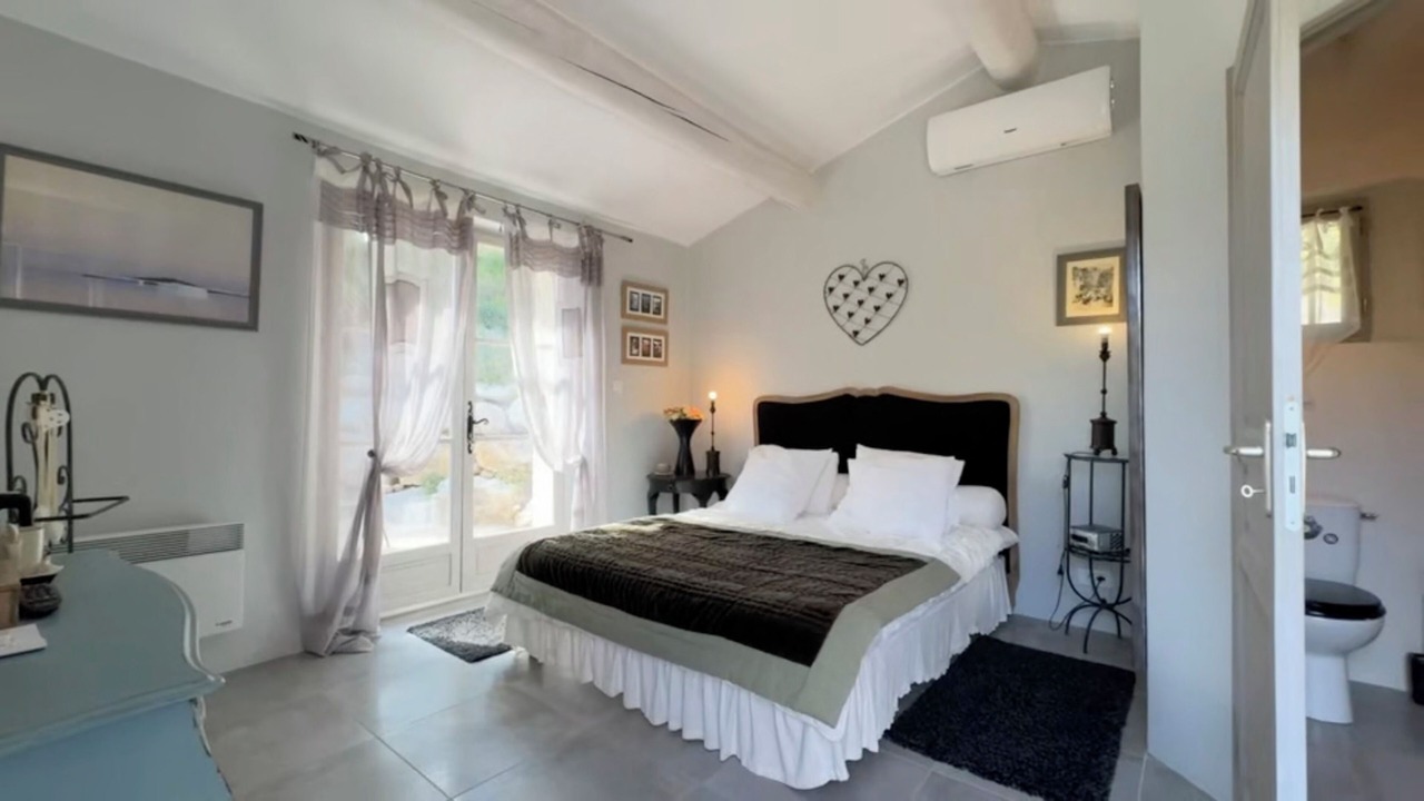 Photo of Bedroom in Les Baux-de-Provence