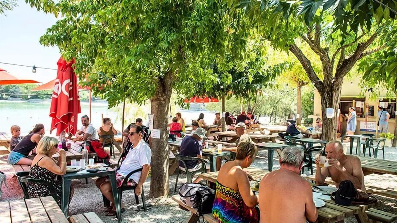 Photo of Outdoor in Cabrieres-dʼAigues