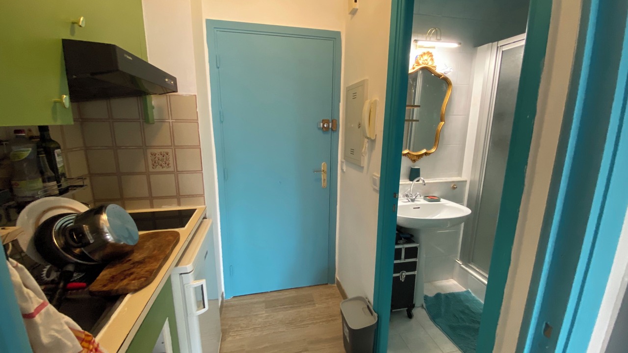 Photo of Bathroom in California - Pezou