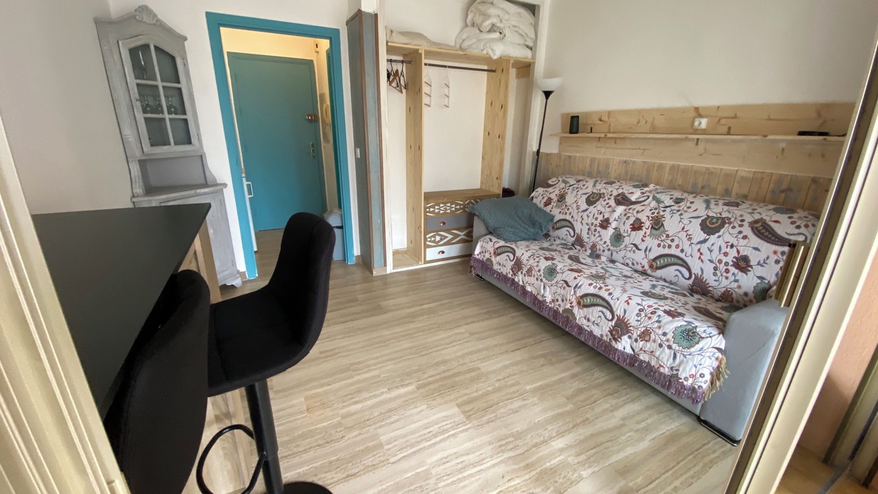 Photo of Bedroom in California - Pezou