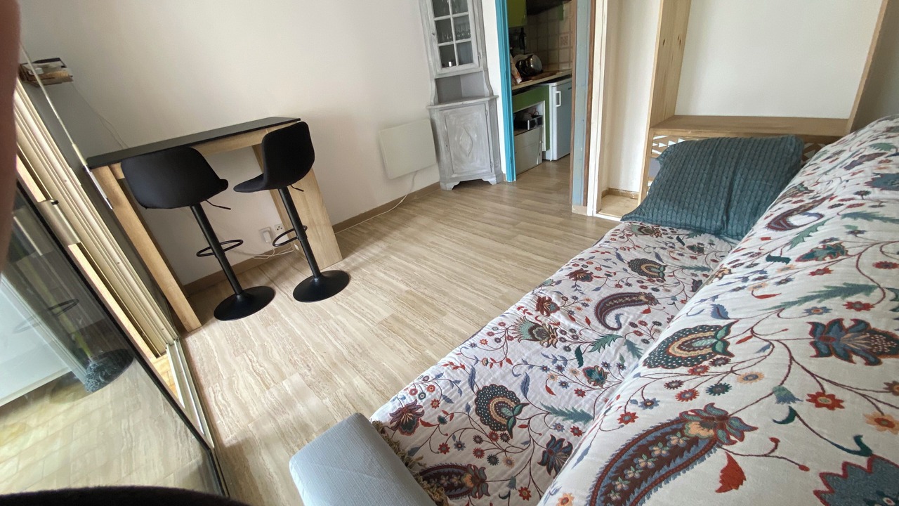 Photo of Bedroom in California - Pezou