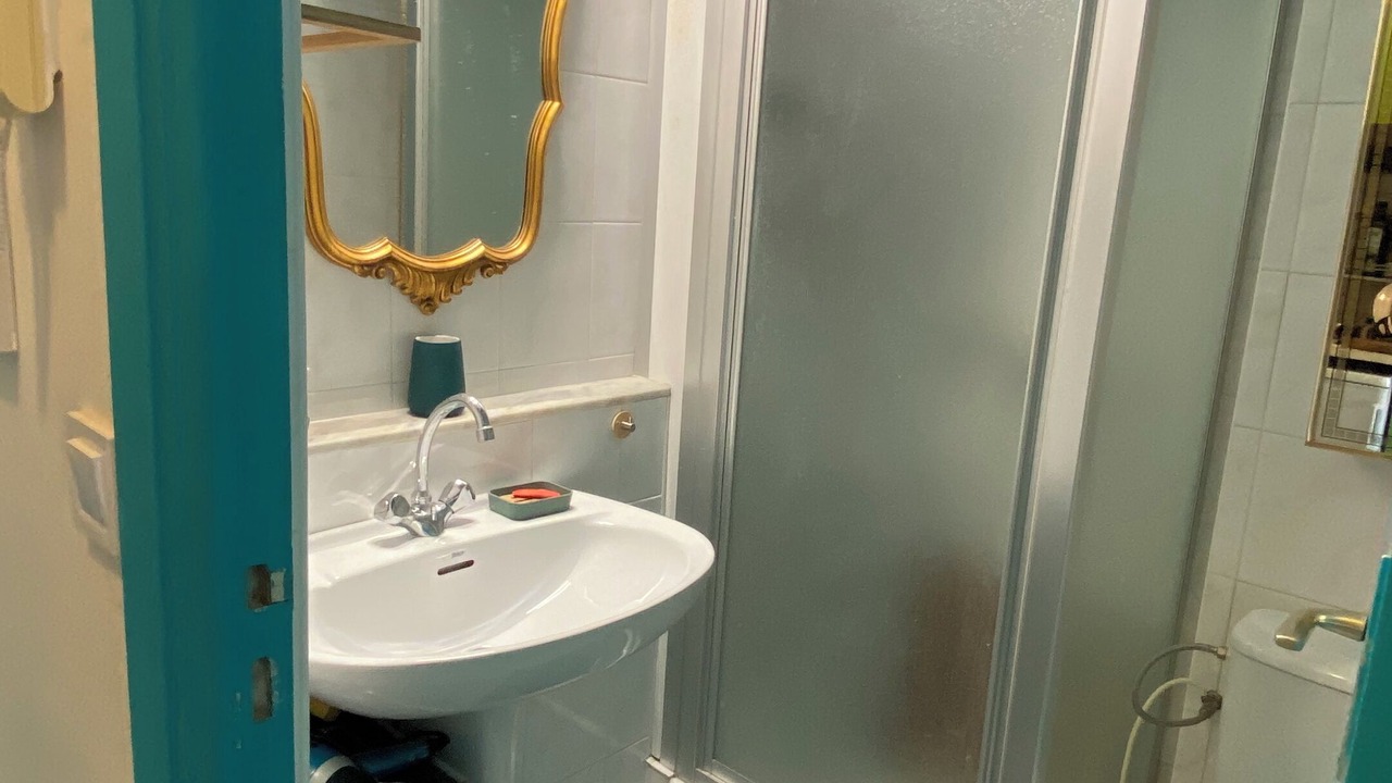 Photo of Bathroom in California - Pezou