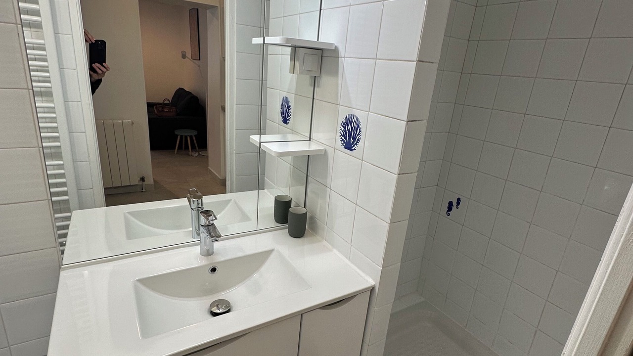 Photo of Bathroom in Quartier Administrations