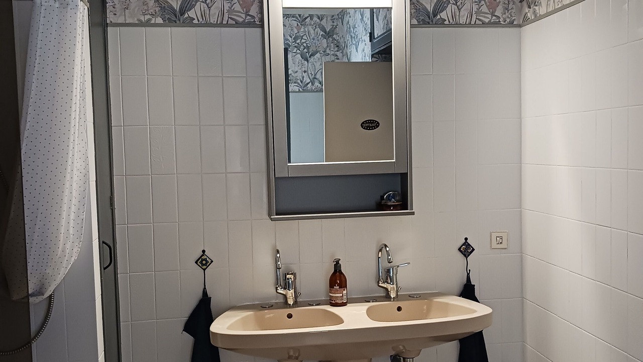 Photo of Bathroom in Beziers City Centre