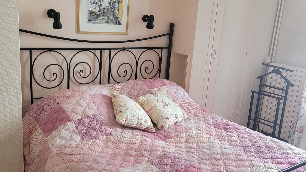 Photo of Bedroom in Beziers City Centre