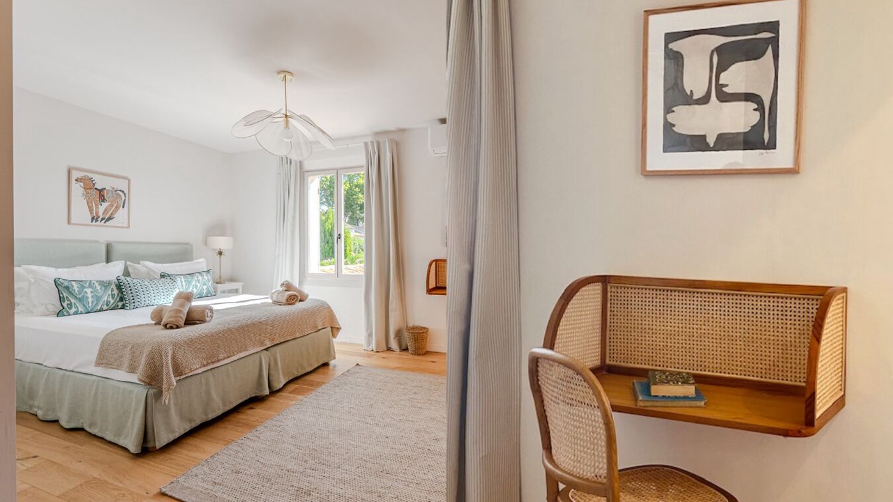 Photo of Bedroom in Maussane