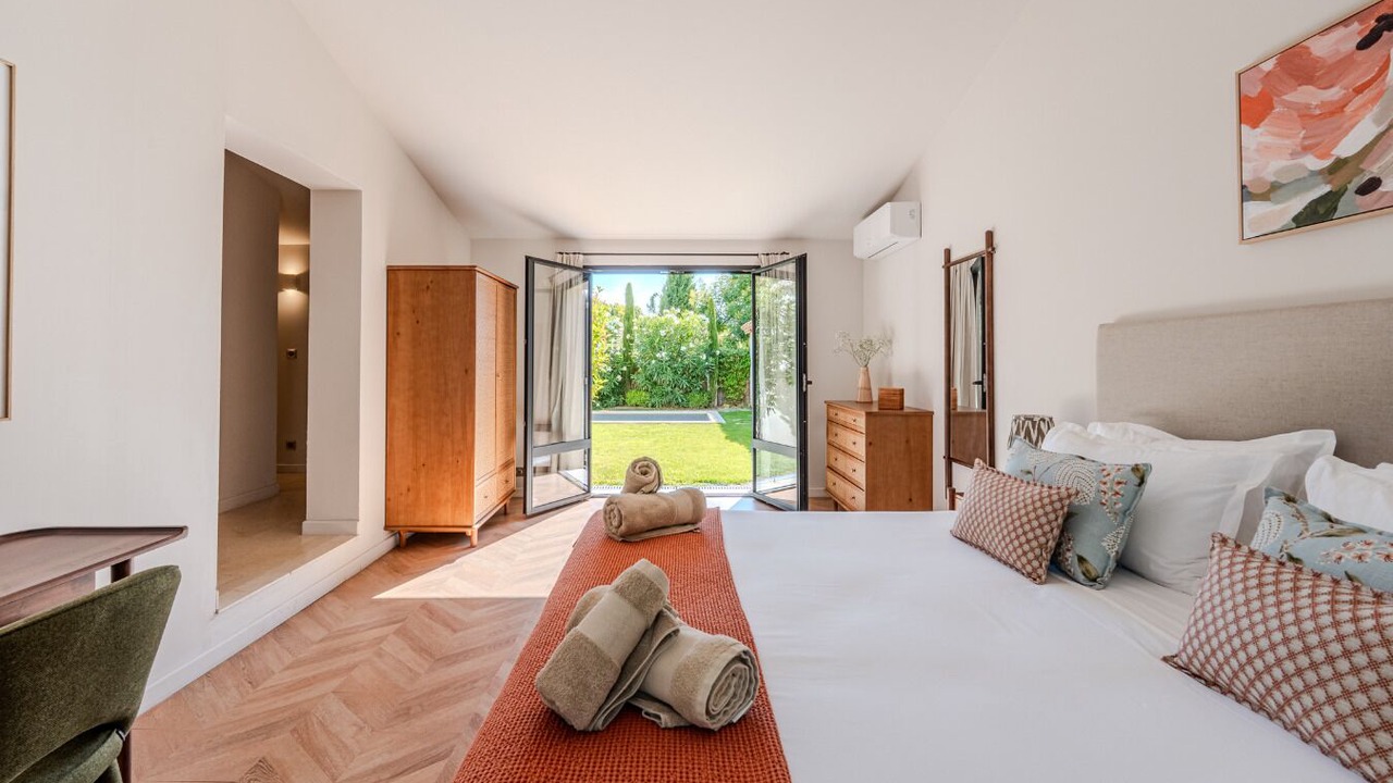 Photo of Bedroom in Maussane