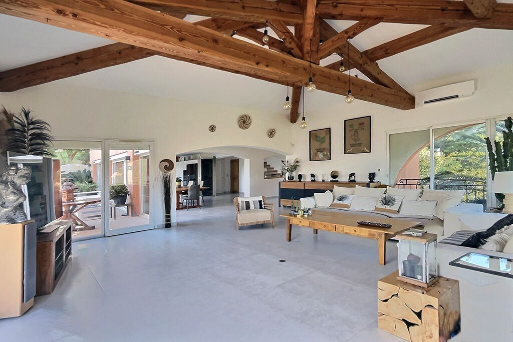 Photo of Livingroom in Antheor