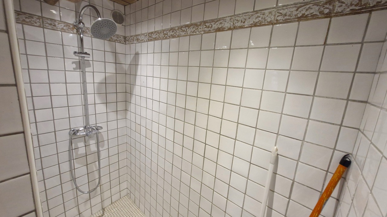 Photo of Bathroom in Faucon-de-Barcelonnette