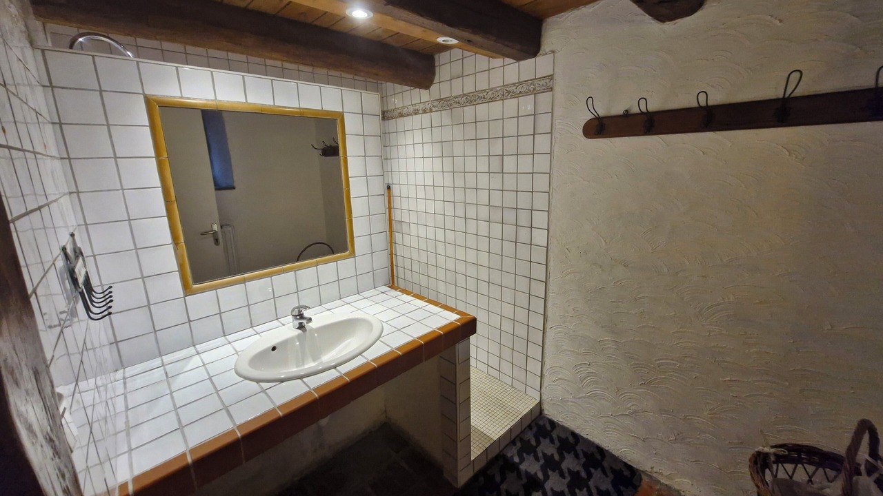 Photo of Bathroom in Faucon-de-Barcelonnette