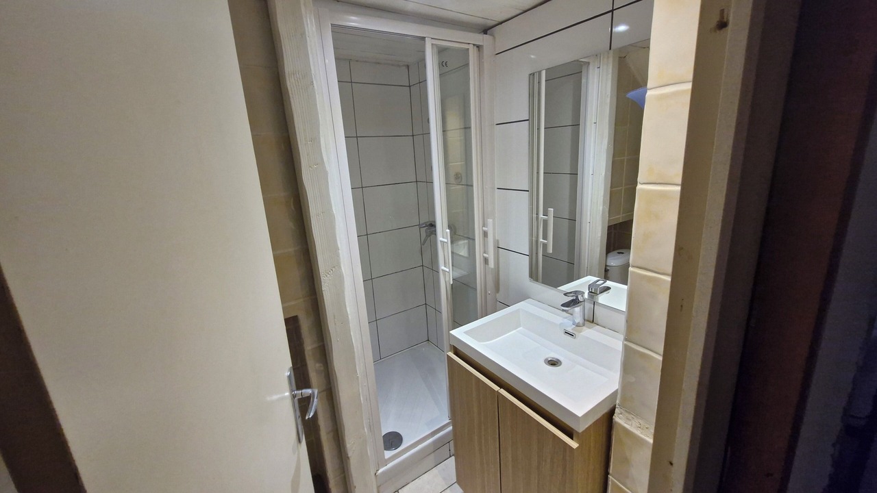 Photo of Bathroom in Faucon-de-Barcelonnette