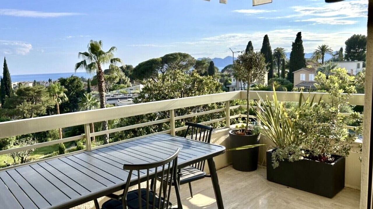 Photo of Outdoor in California - Pezou