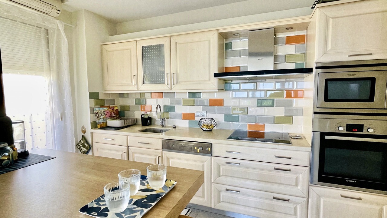 Photo of Kitchen in California - Pezou