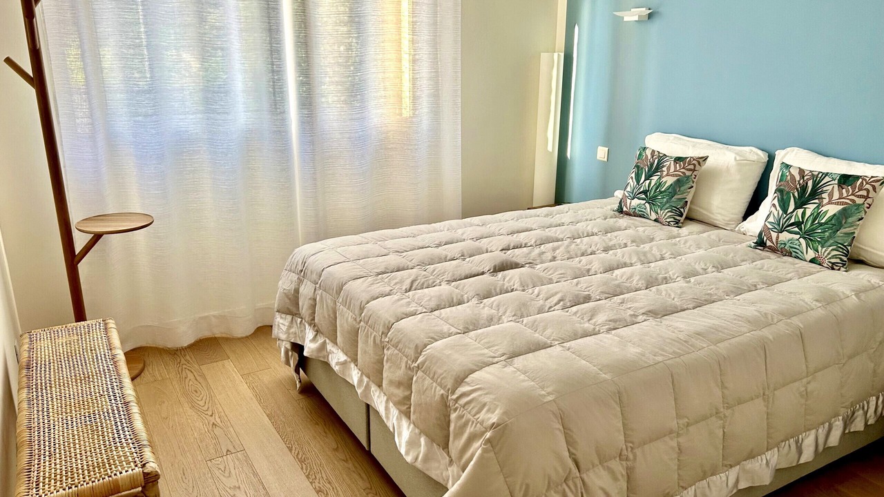 Photo of Bedroom in California - Pezou
