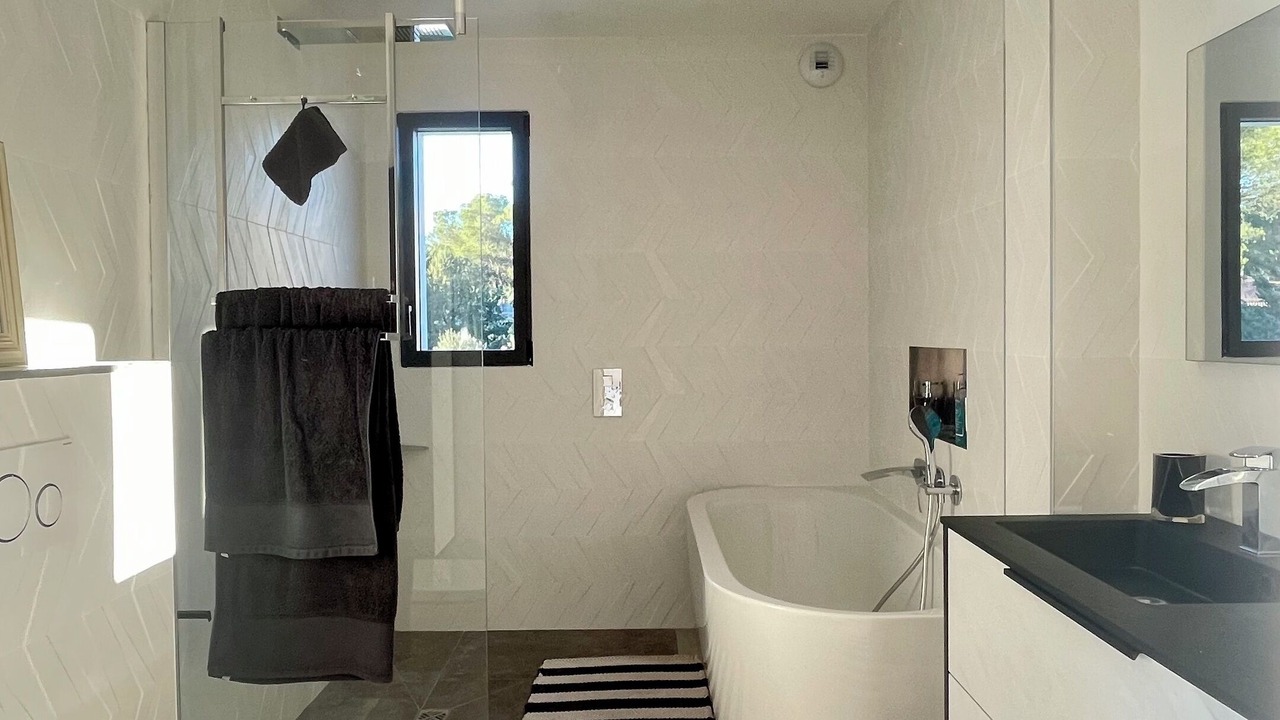 Photo of Bathroom in Lambesc