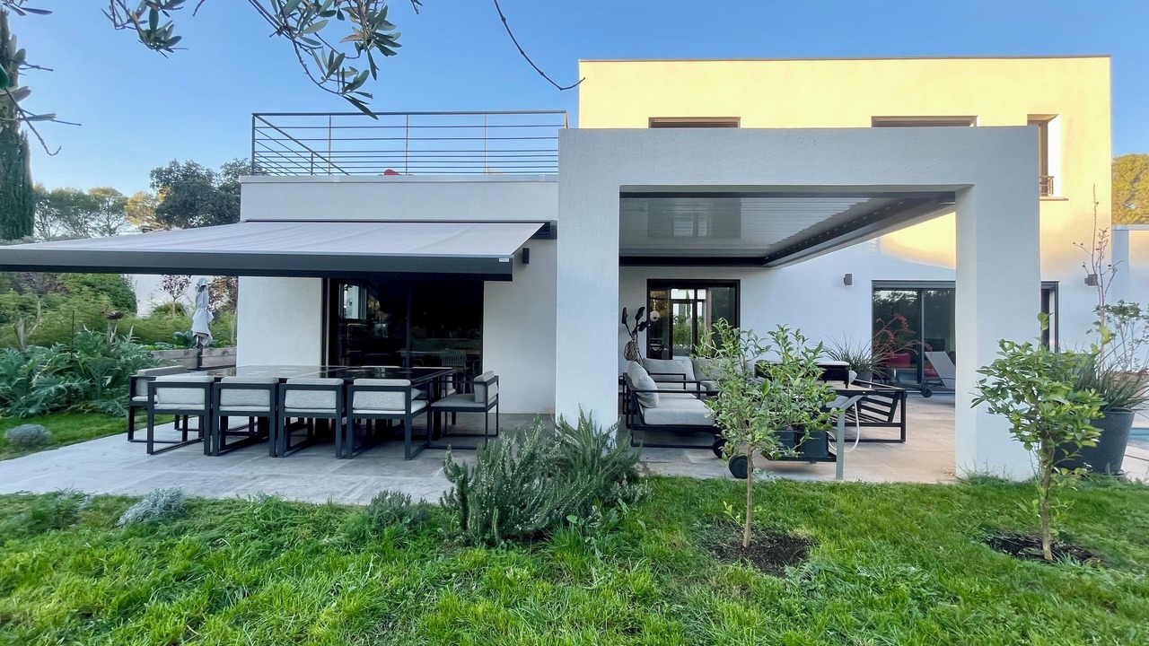 Photo of Outdoor in Lambesc