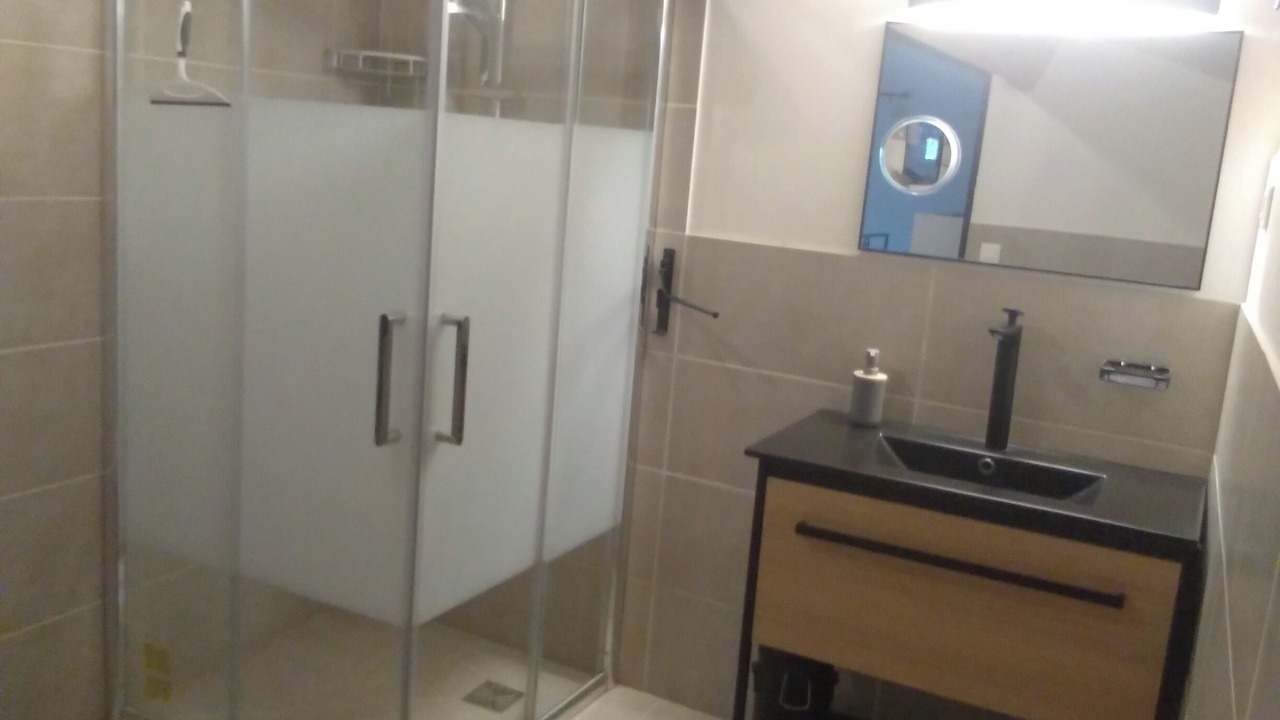 Photo of Bathroom in Lambesc