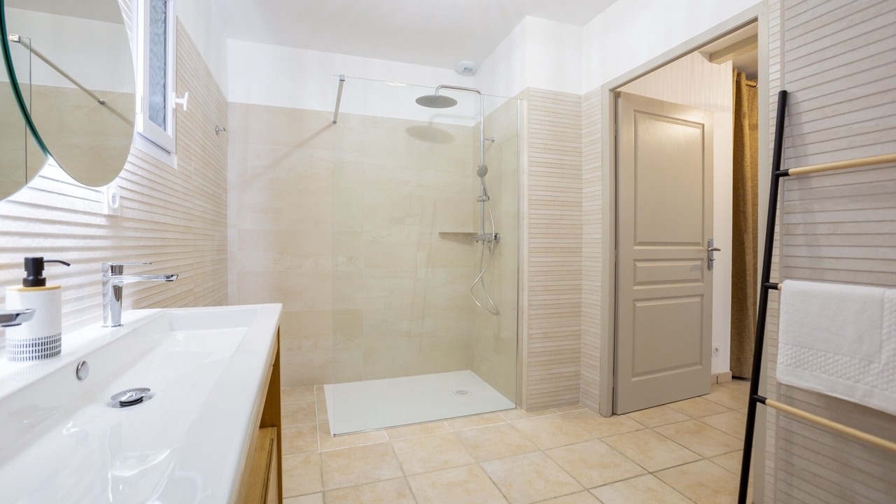Photo of Bathroom in Eyguieres