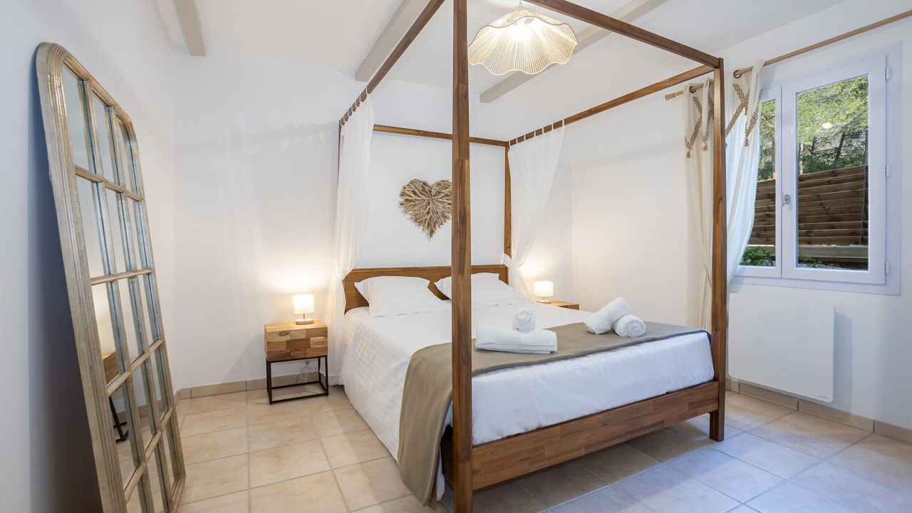 Photo of Bedroom in Eyguieres