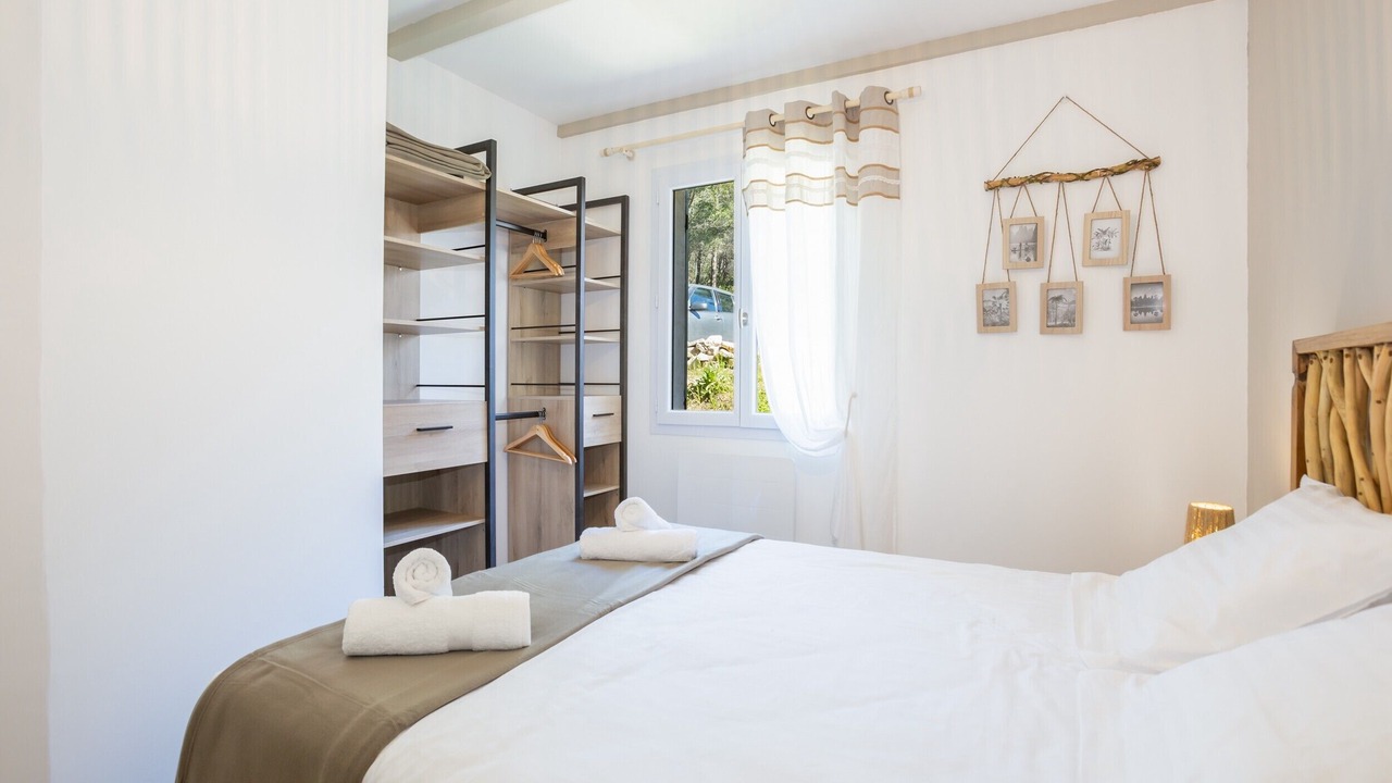Photo of Bedroom in Eyguieres