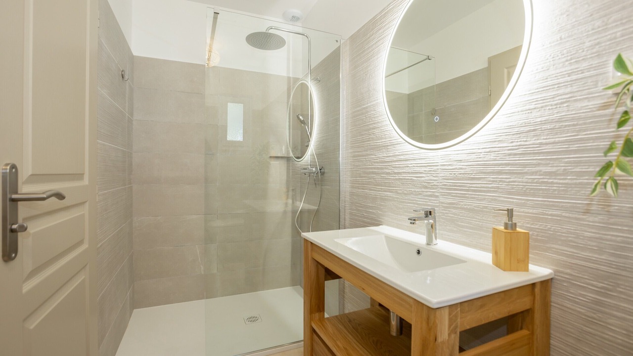 Photo of Bathroom in Eyguieres