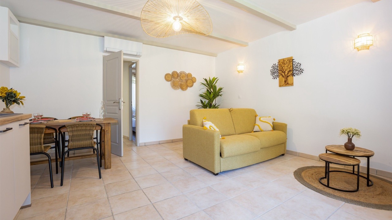 Photo of Livingroom in Eyguieres