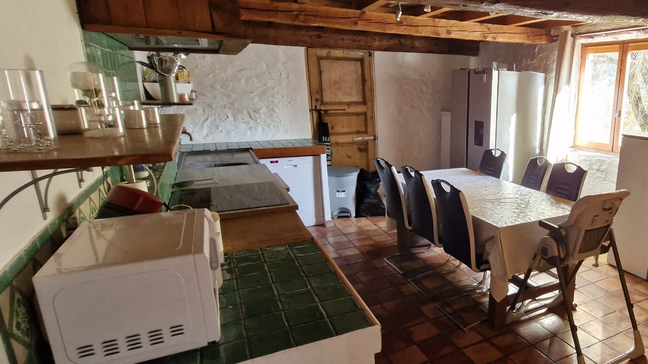 Photo of Kitchen in Faucon-de-Barcelonnette