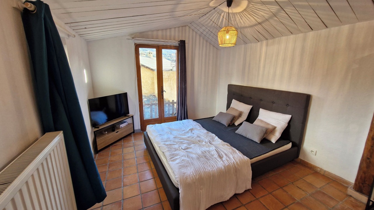 Photo of Bedroom in Faucon-de-Barcelonnette