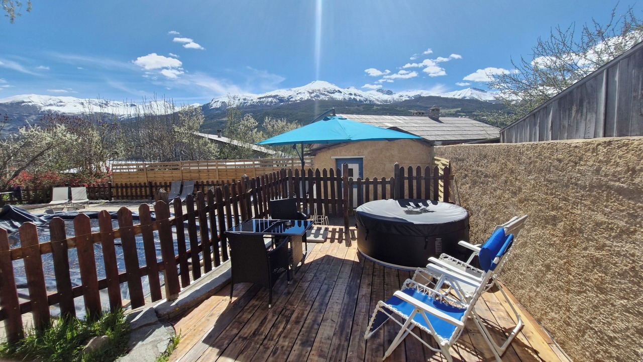 Photo of Patio Balcony in Faucon-de-Barcelonnette