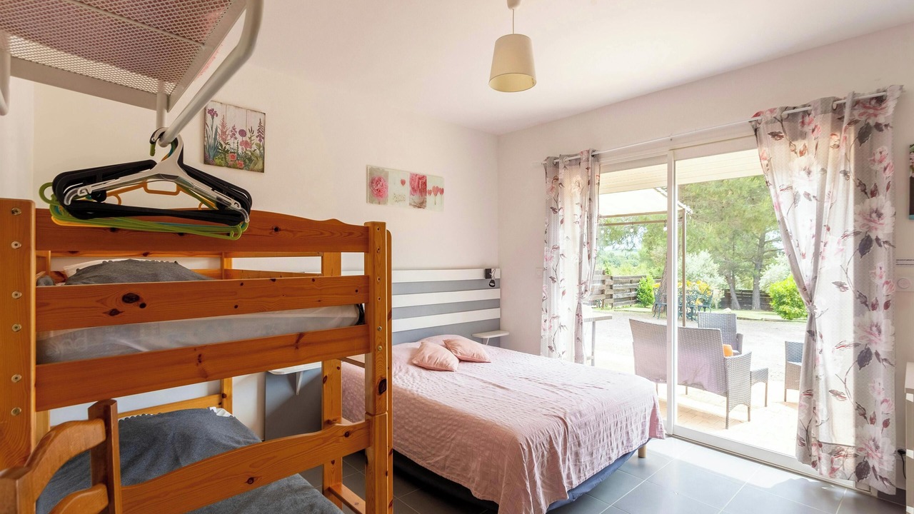 Photo of Bedroom in Montmeyan