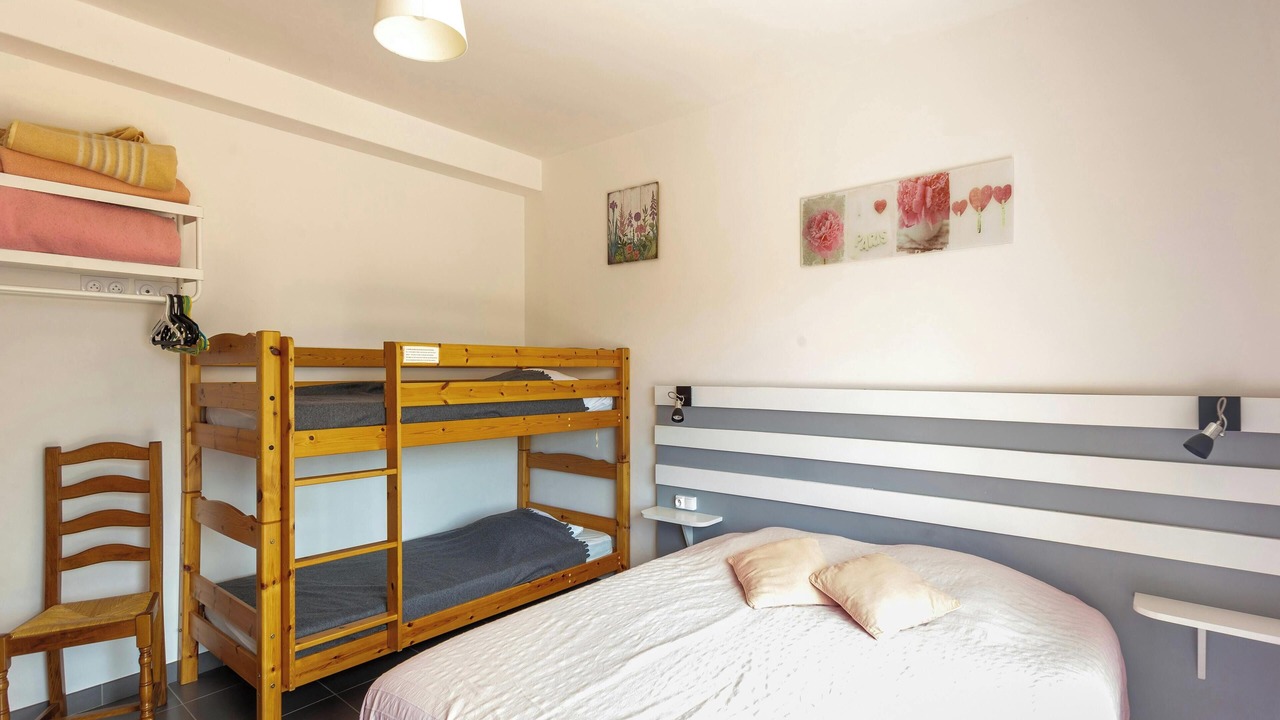 Photo of Bedroom in Montmeyan