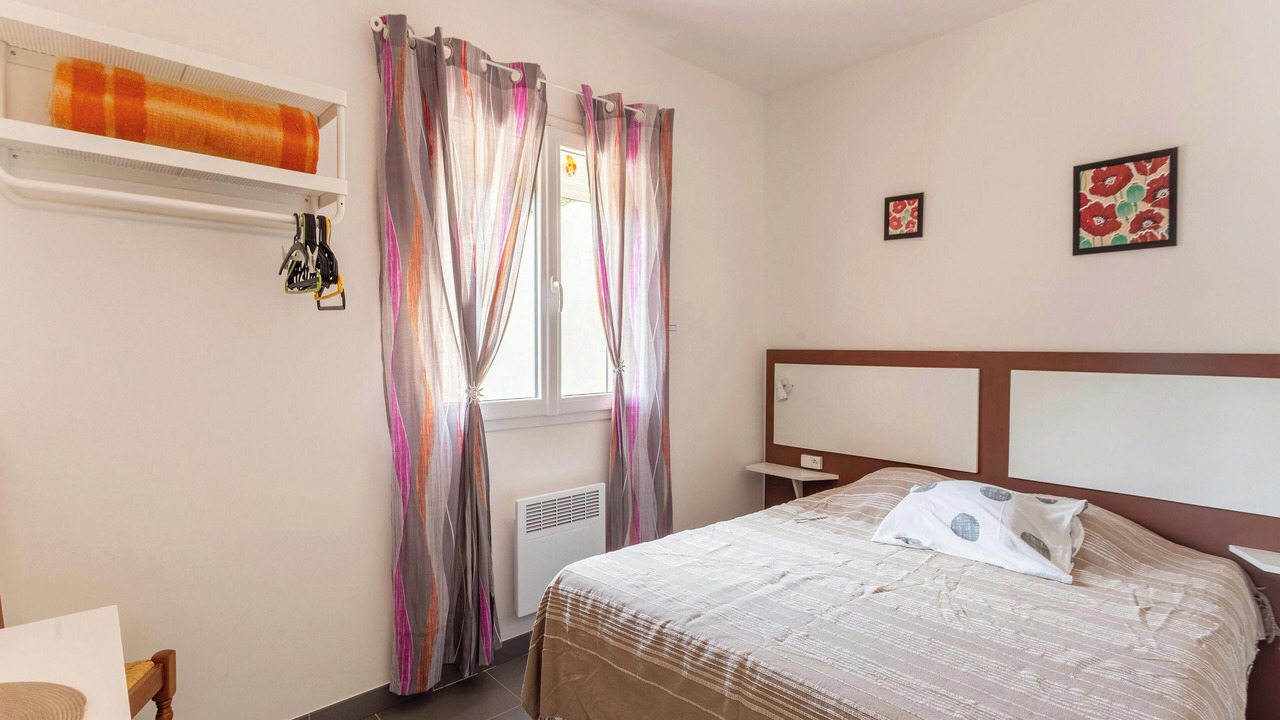 Photo of Bedroom in Montmeyan