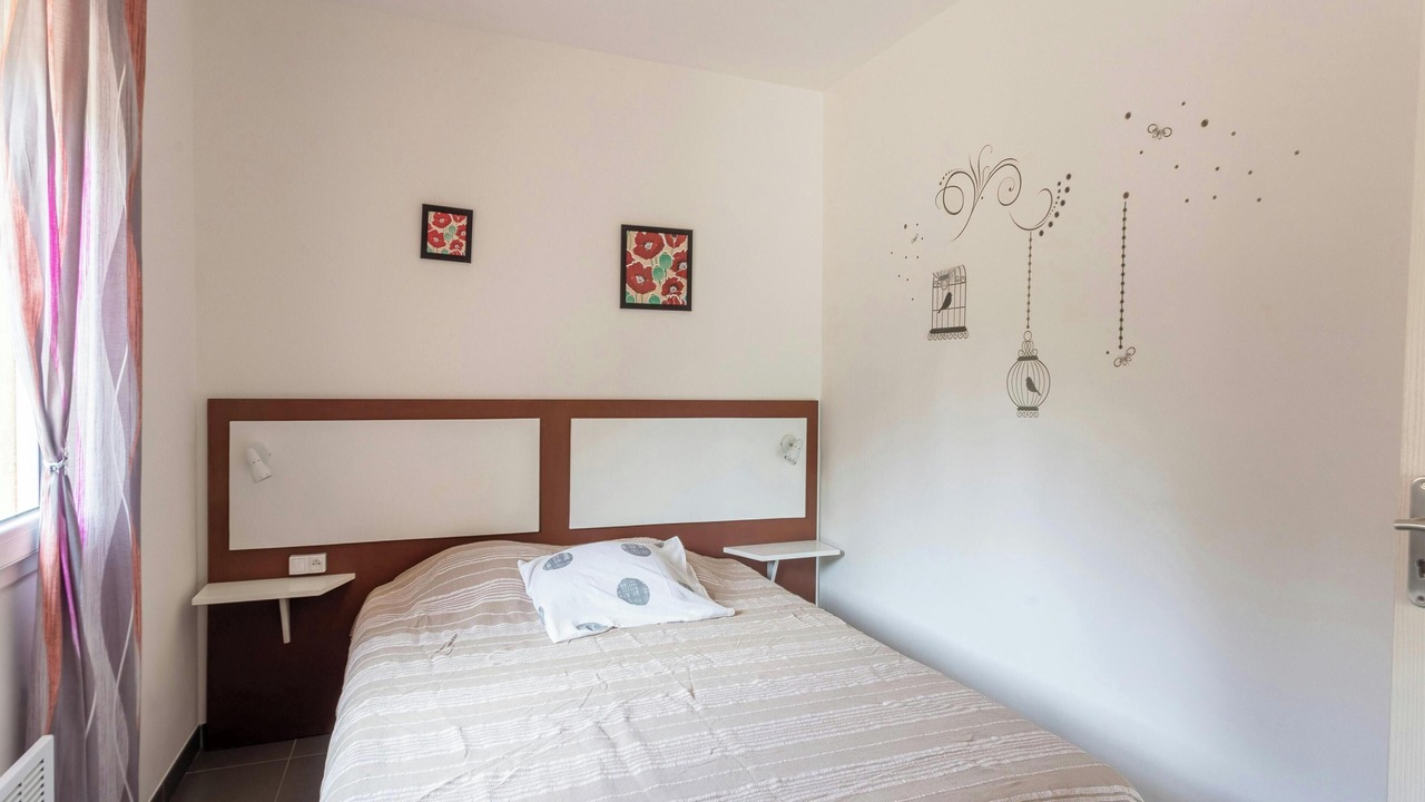 Photo of Bedroom in Montmeyan