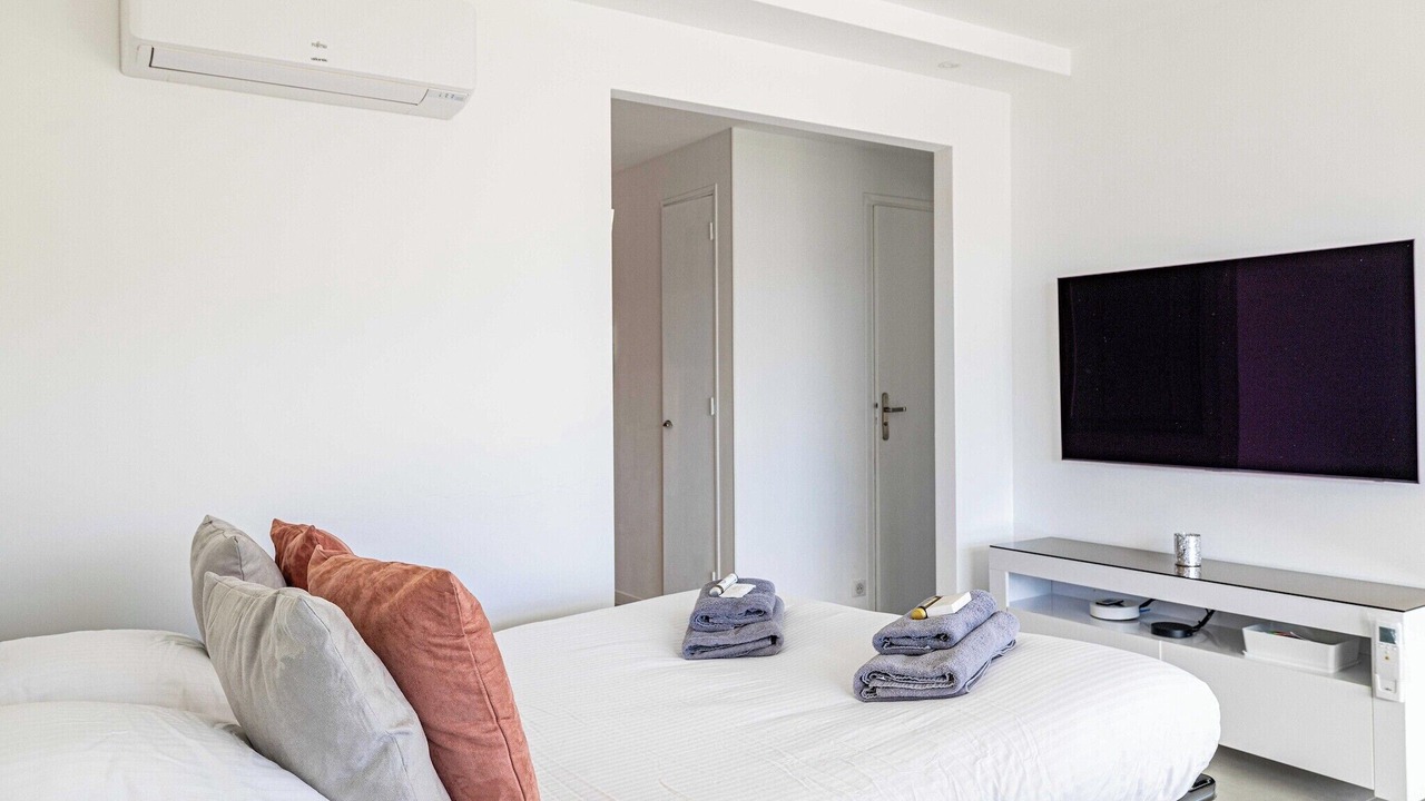 Photo of Bedroom in California - Pezou