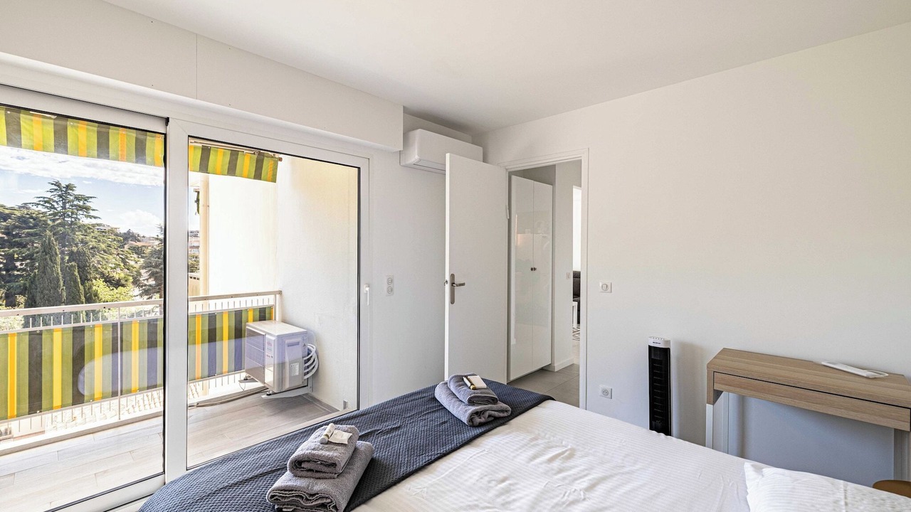 Photo of Bedroom in California - Pezou