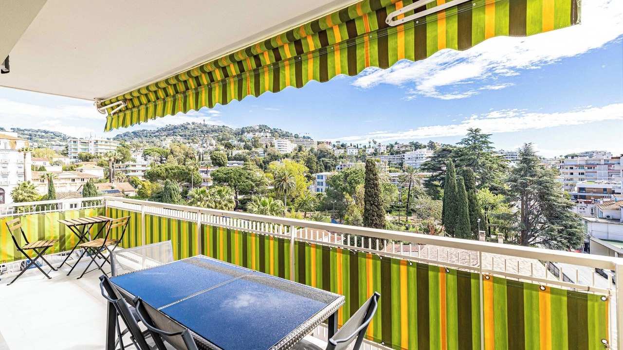 Photo of Outdoor in California - Pezou