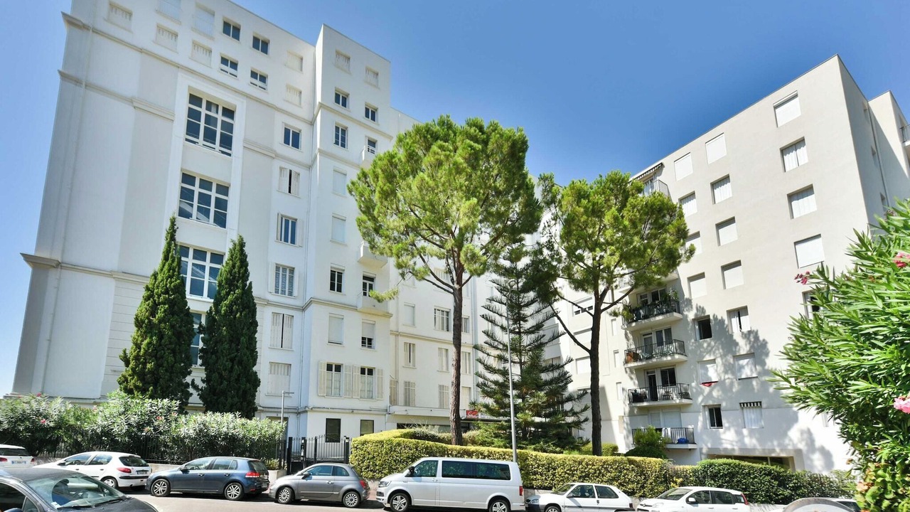 Photo of Outdoor in California - Pezou