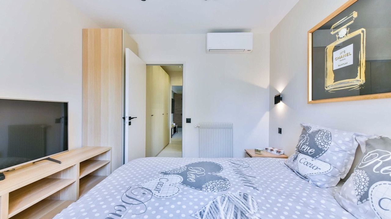 Photo of Bedroom in California - Pezou