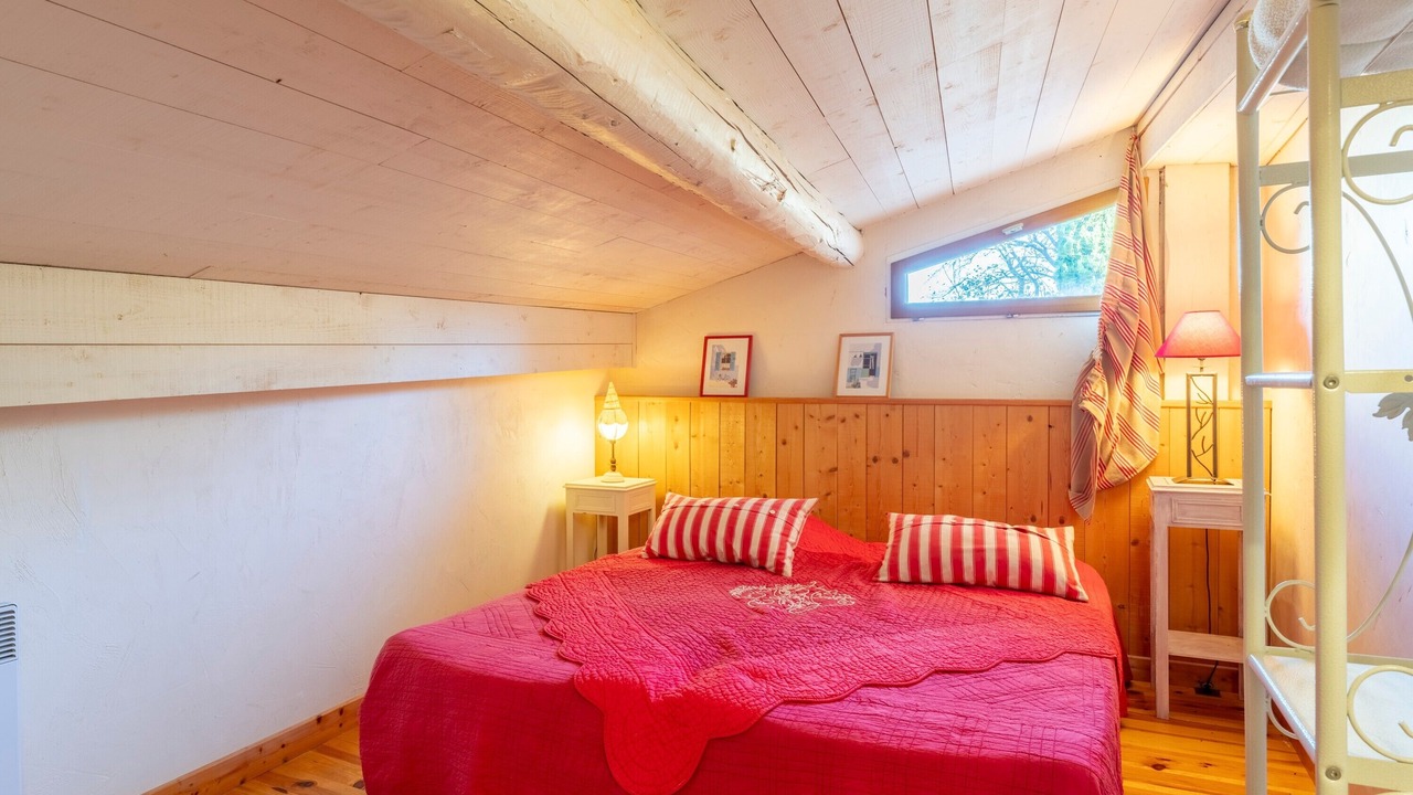 Photo of Bedroom in Velleron