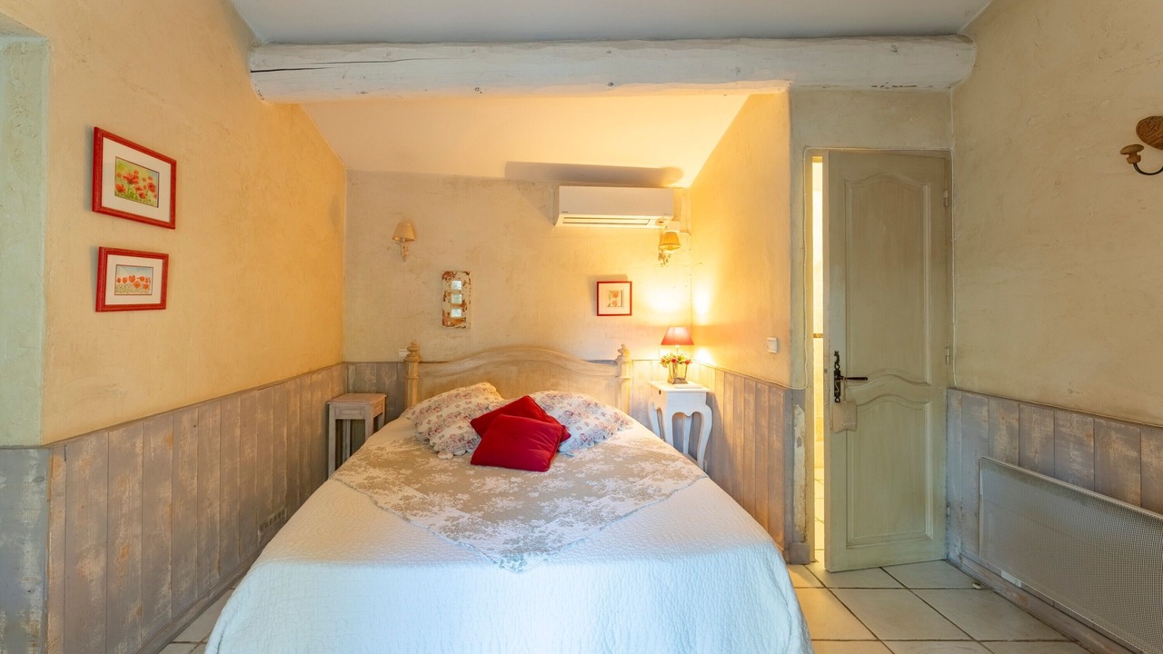 Photo of Bedroom in Velleron