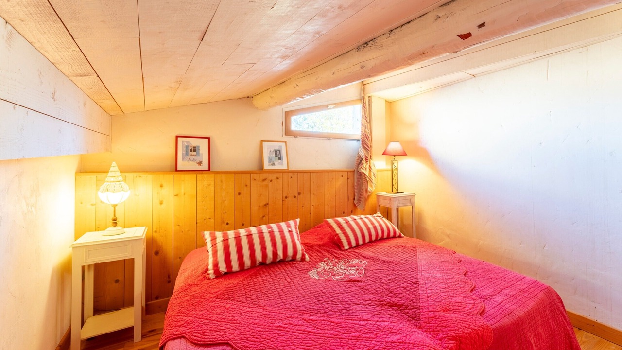 Photo of Bedroom in Velleron